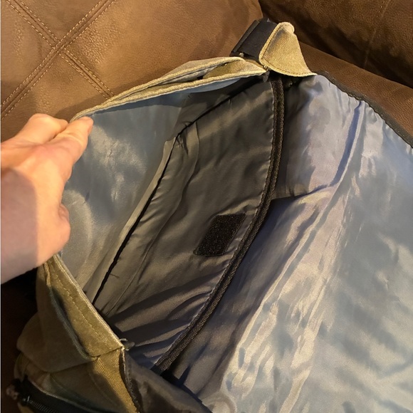 Swiss Gear by Wenger Computer Travel Case Shoulder Bag Messenger Tote. - Picture 5 of 12